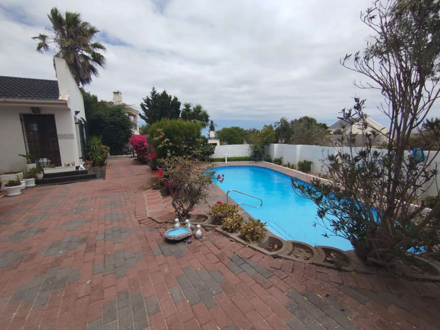 To Let 3 Bedroom Property for Rent in Country Club Western Cape